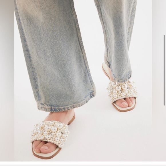 Steve Madden White Flats Timeless Elegance - Picture 5 of 6